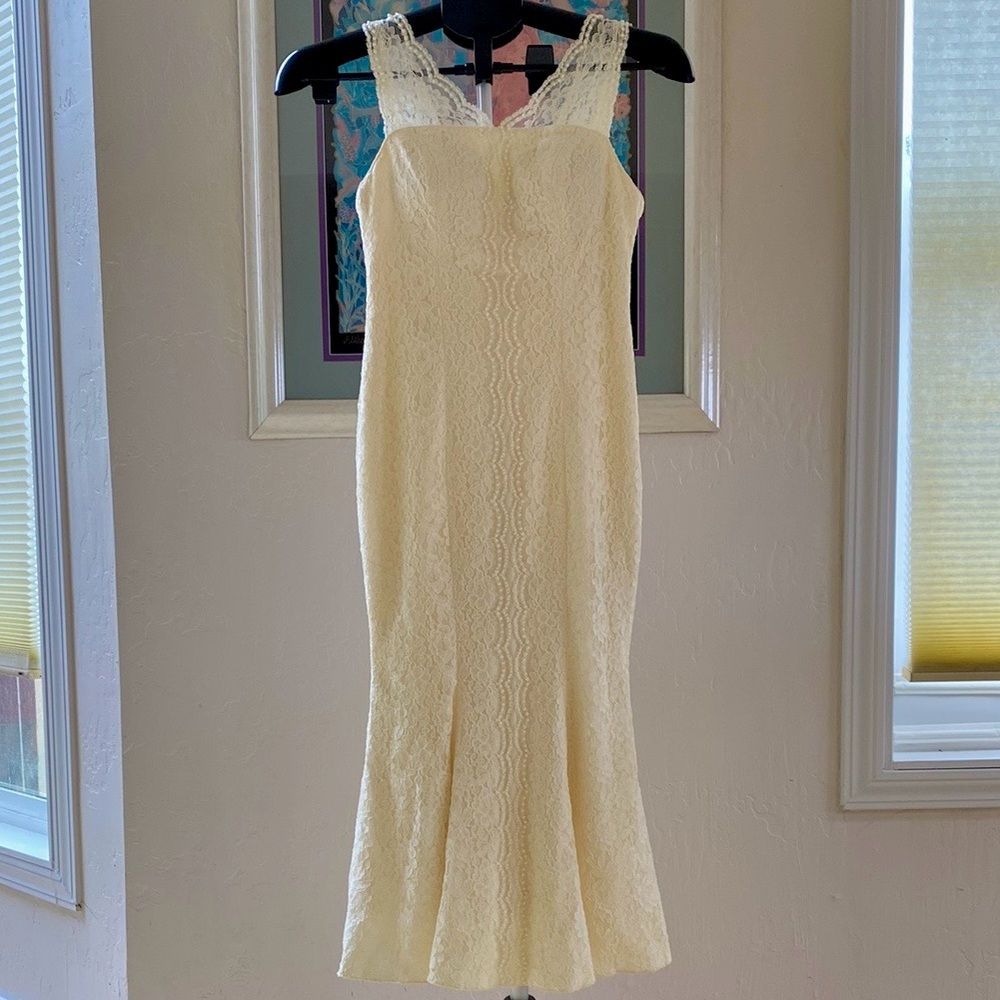 Anh Dung Bridal Lace Dress